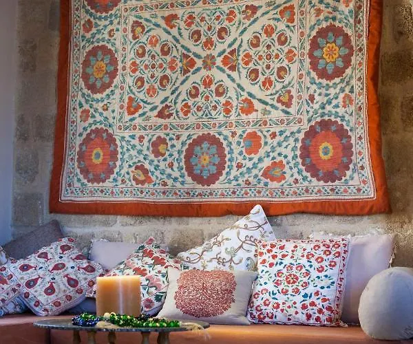 فيلة Medieval Dreams